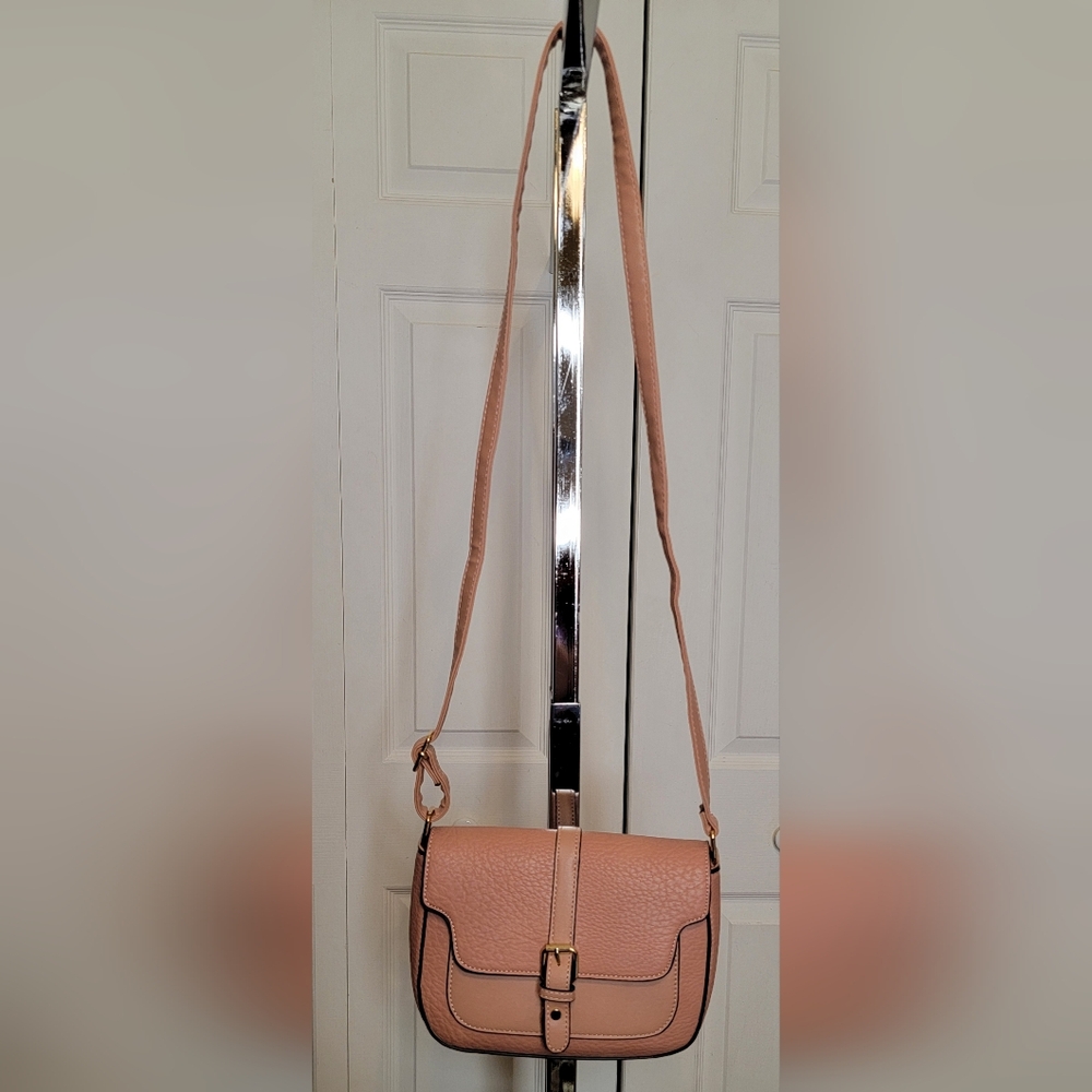 #557-Elegant Pink w/Gold Buckle Leather  Crossbody Bag
